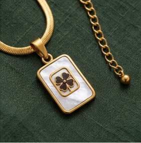 Fortuna Pearl & Gold Chain S105