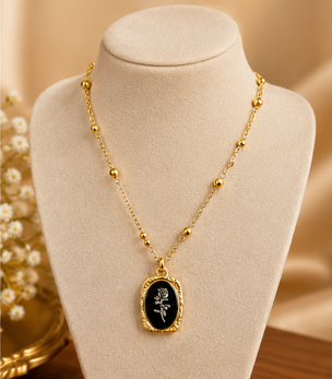 Luxury Floral Pendant Necklace S102