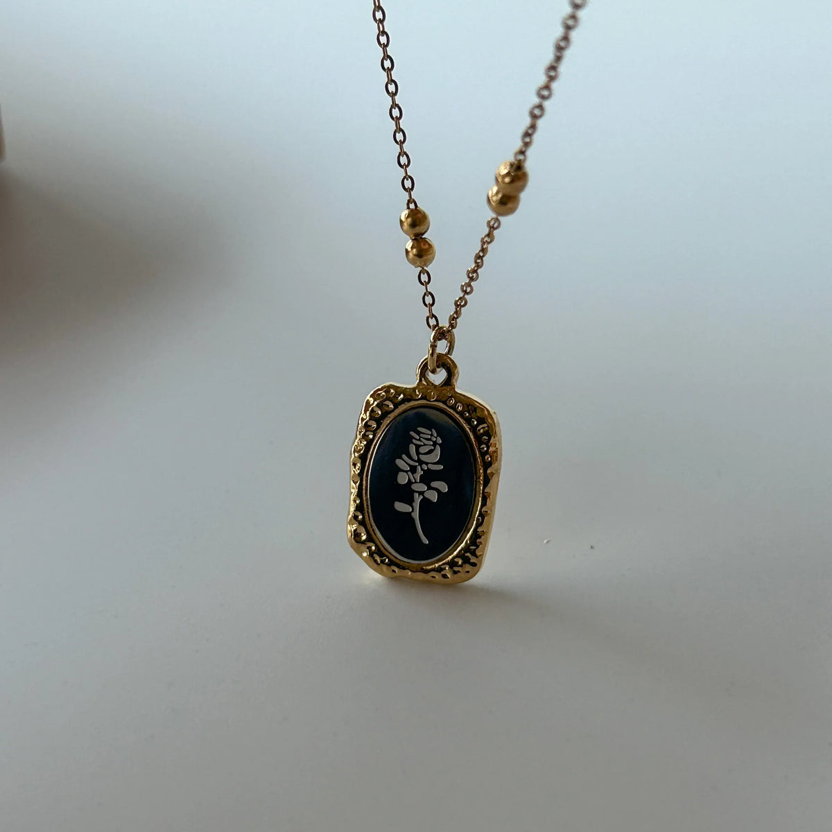 Luxury Floral Pendant Necklace S102
